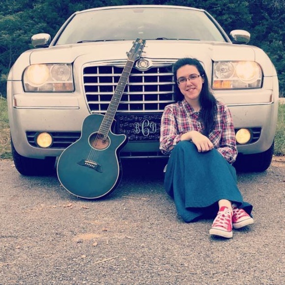 Meet your Posher, Brittany - Picture 3 of 8